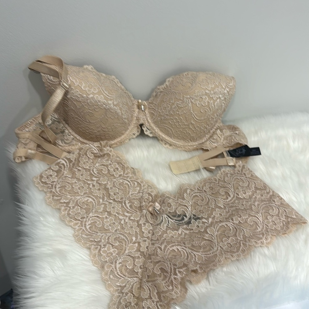 Smart & sexy size 38C wired lace bra and panties set NWOT